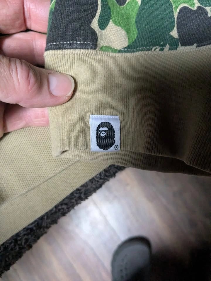 Bape x undefeated hoodie xl AUTHENTIC - photo 3