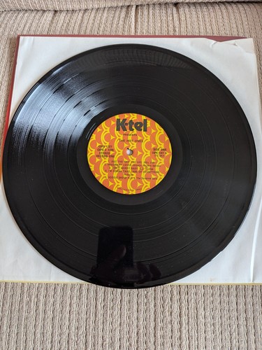 K-Tel The Hot Ones 2LP Vinyl 1977 Canada TC 247 - photo 3