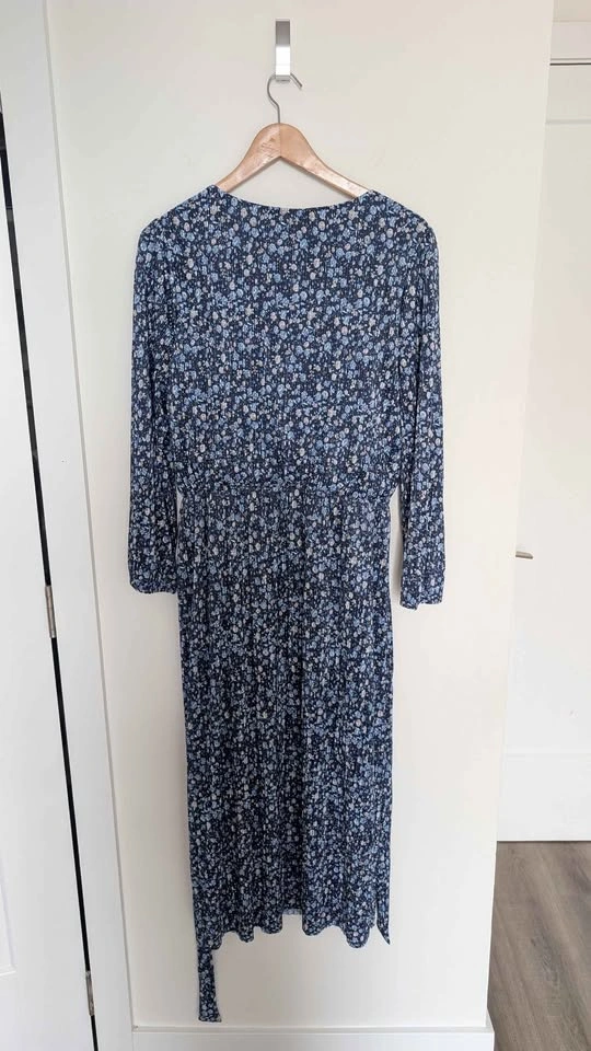Collective Concepts Floral Midi Wrap Dress - photo 2