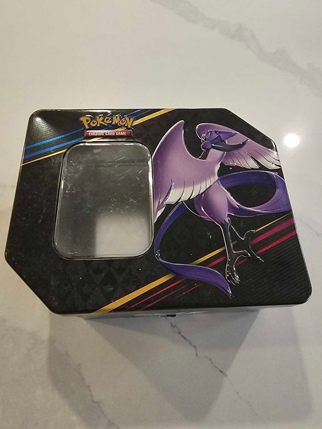Pokemon Crown Zenith Tin