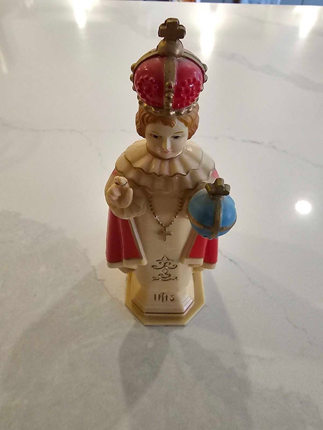 Infant of Prague Wall Font