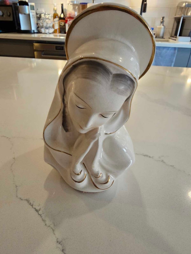 Madonna Planter