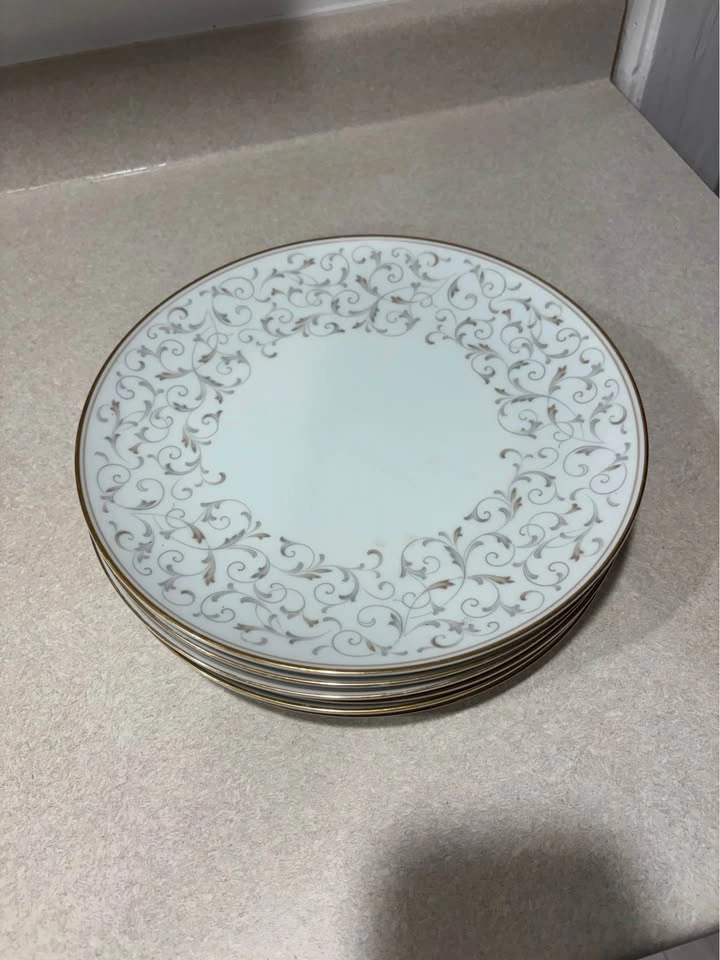 Noritake Fine China Dinner Plates - photo 2