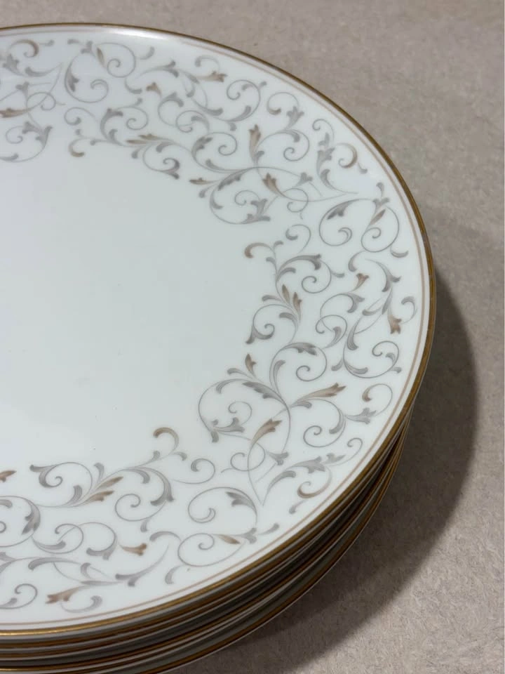 Noritake Fine China Dinner Plates - photo 3