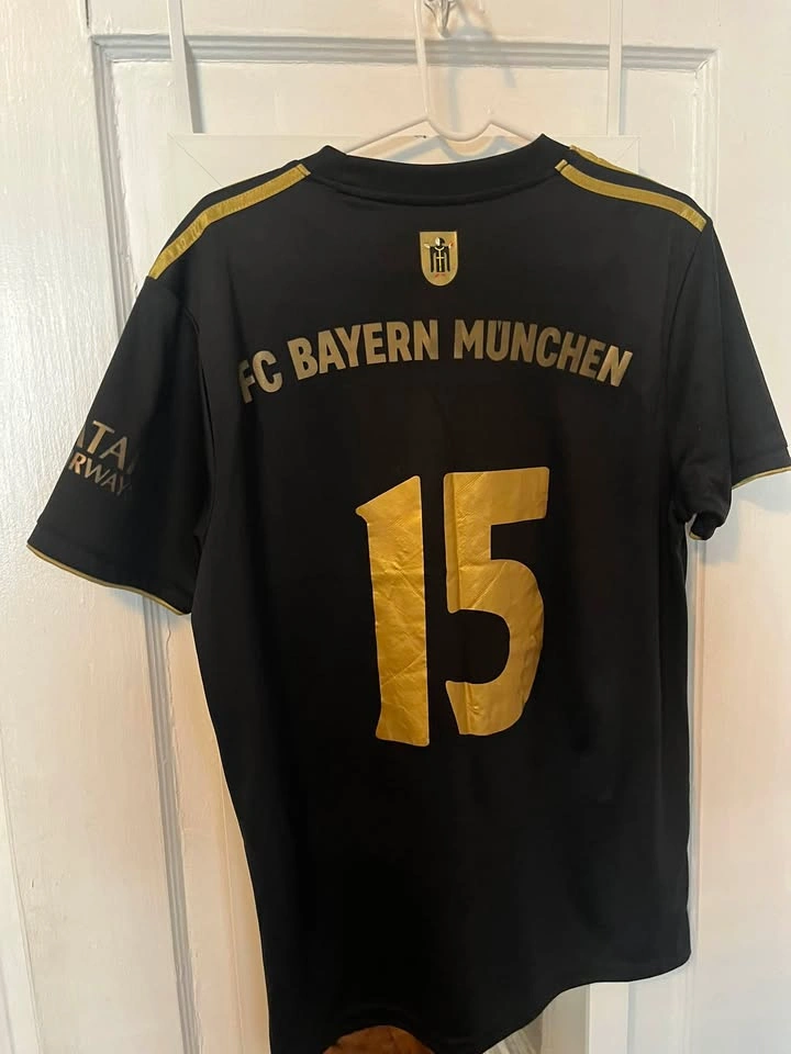 FC Bayern Munich Jersey Size Large - photo 2