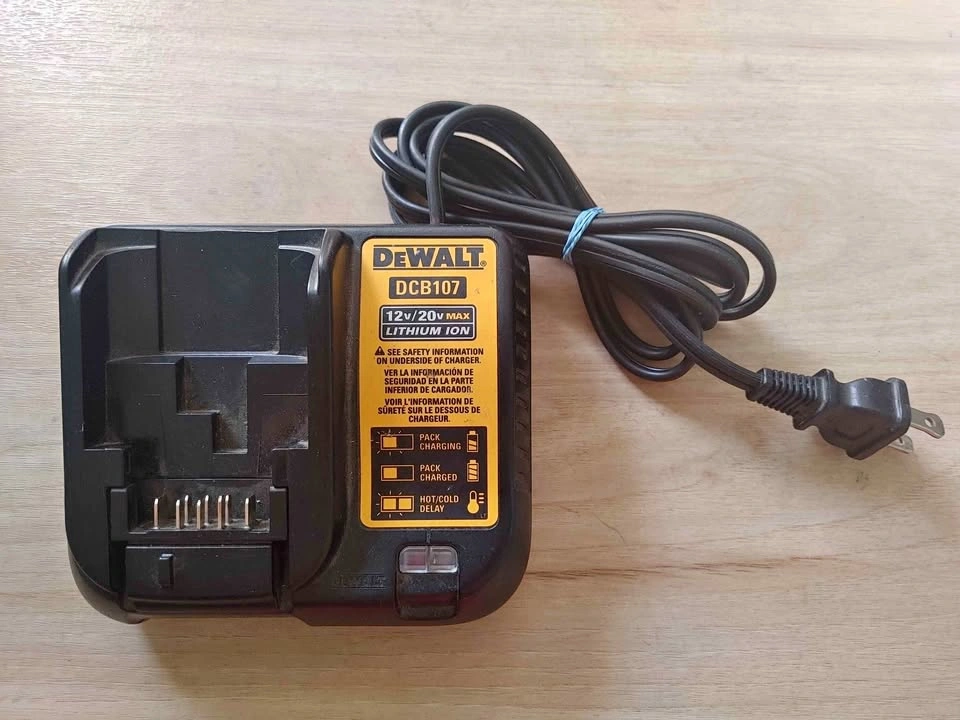 DEWALT DCB107 12V/20V Max Lithium Ion Battery Charger