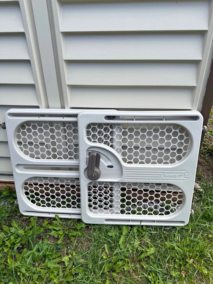 Safety 1st Plastic Safety Gates