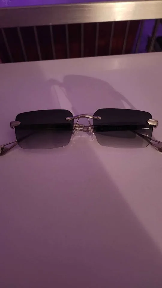 Gradient mens sunglasses image indicator(2)