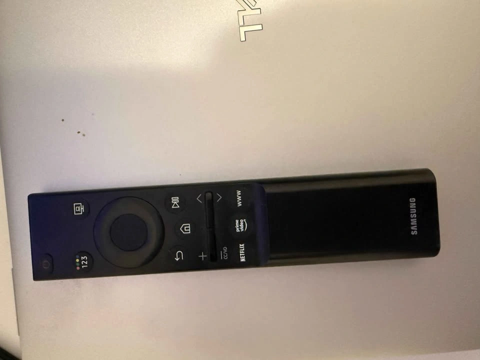 Samsung 24" Smart Monitor / Smart TV - photo 2