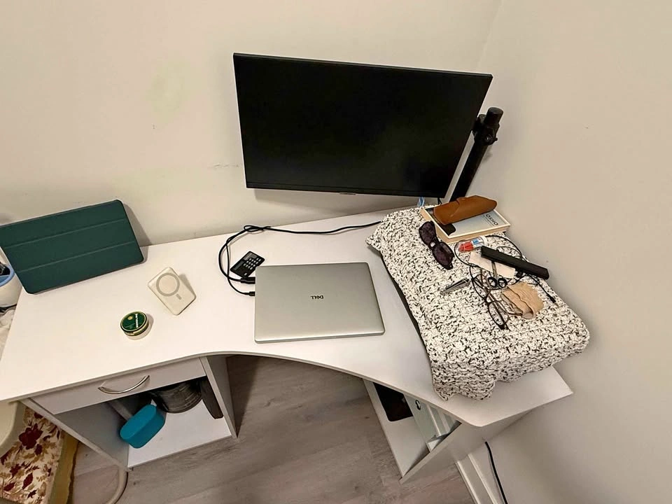 Modern White L-Shaped / Curved Corner Computer Desk – $100