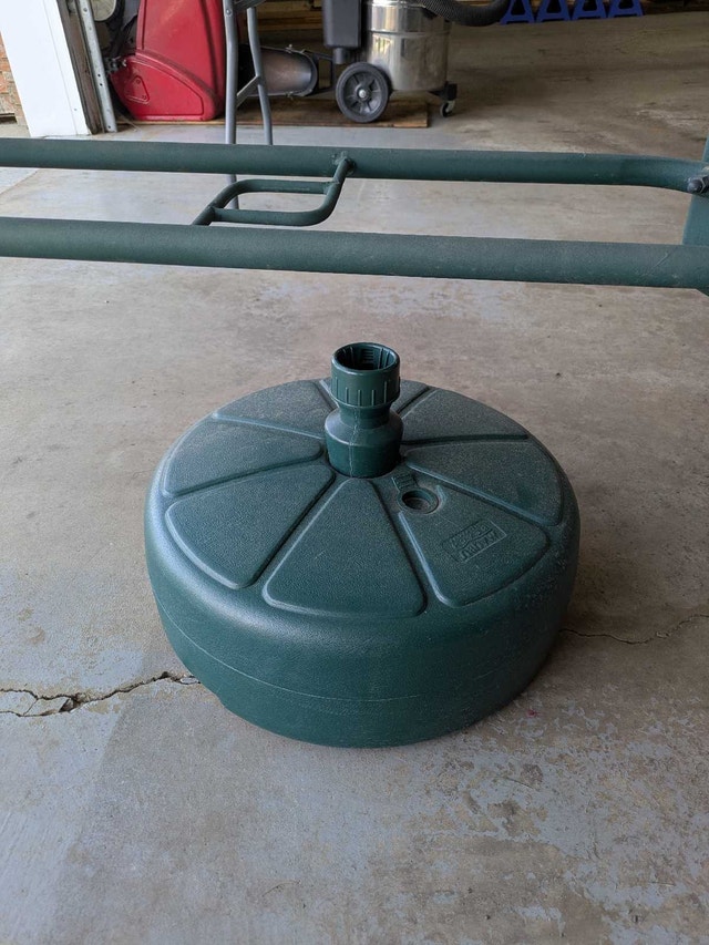 Patio table - photo 2