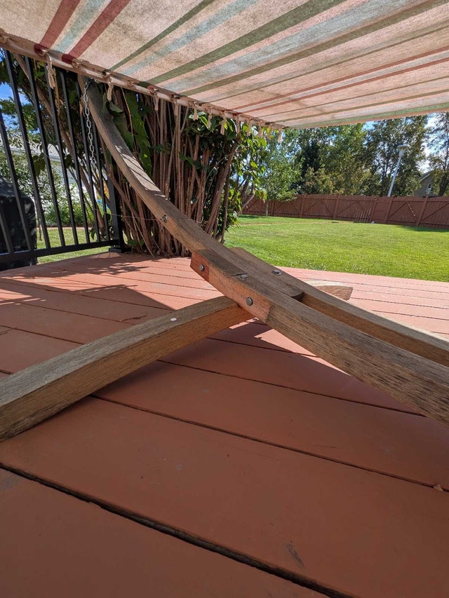 Hammock , wood frame clean and sturdy - photo 2