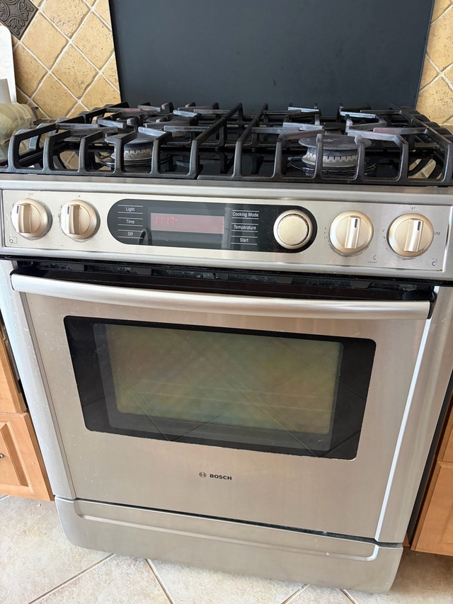 Bosch Stainless Steel Gas Range