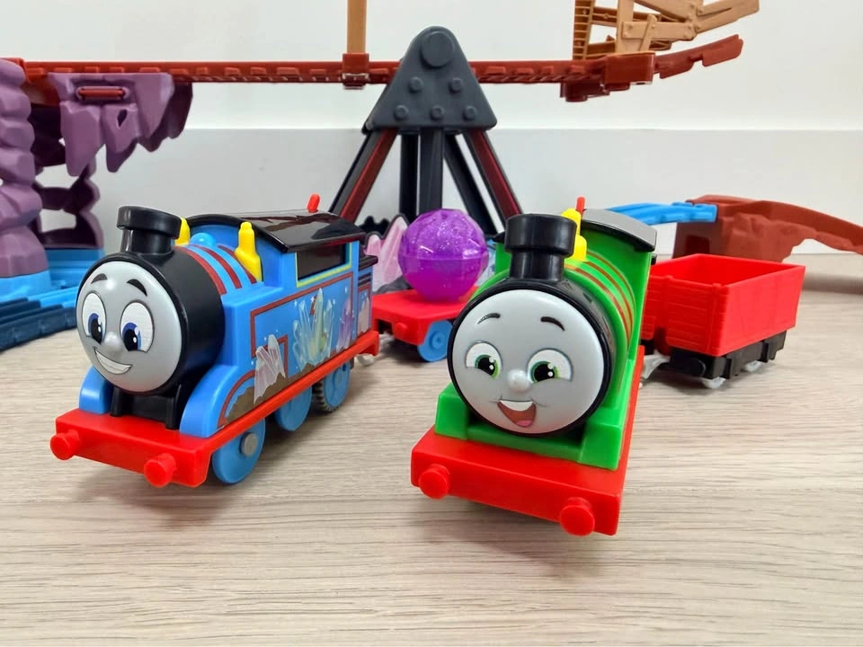 Thomas & Friends Motorized Crystal Caves Adventure Track Set - photo 2