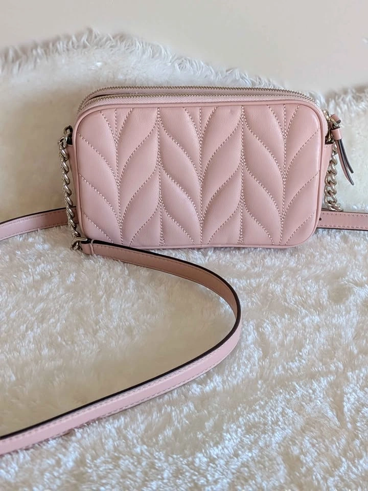 Kate Spade quilted kendall crossbody bag - like new - photo 3