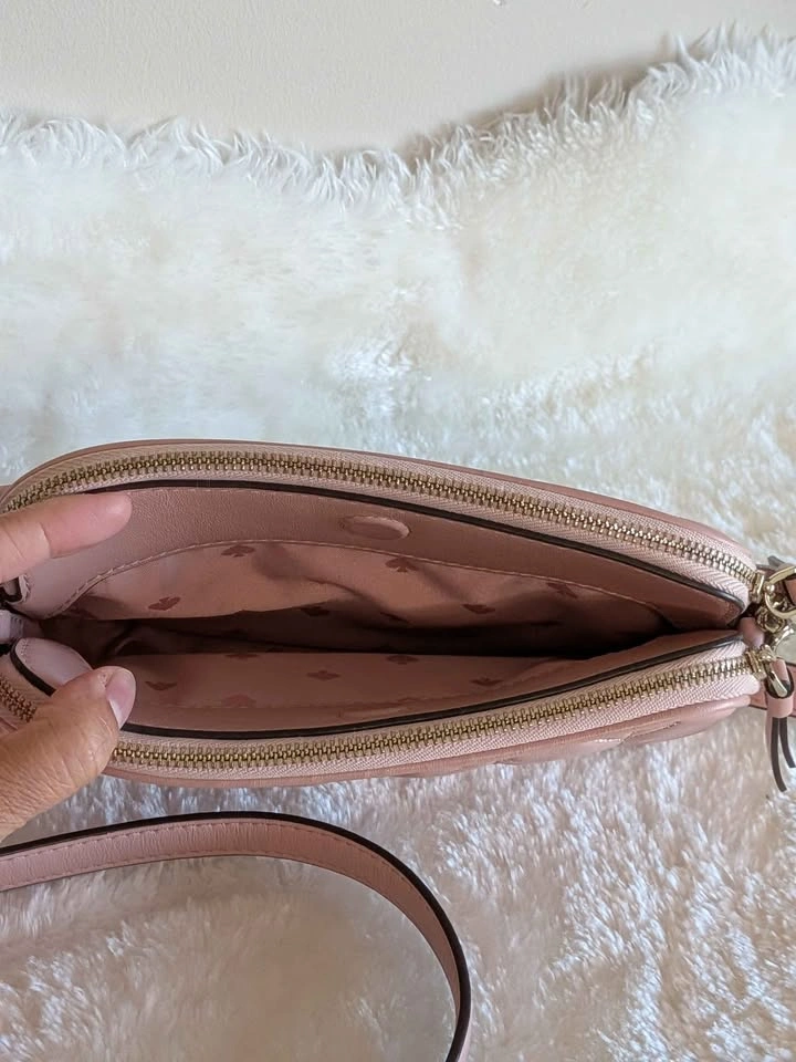 Kate Spade quilted kendall crossbody bag - like new - photo 4