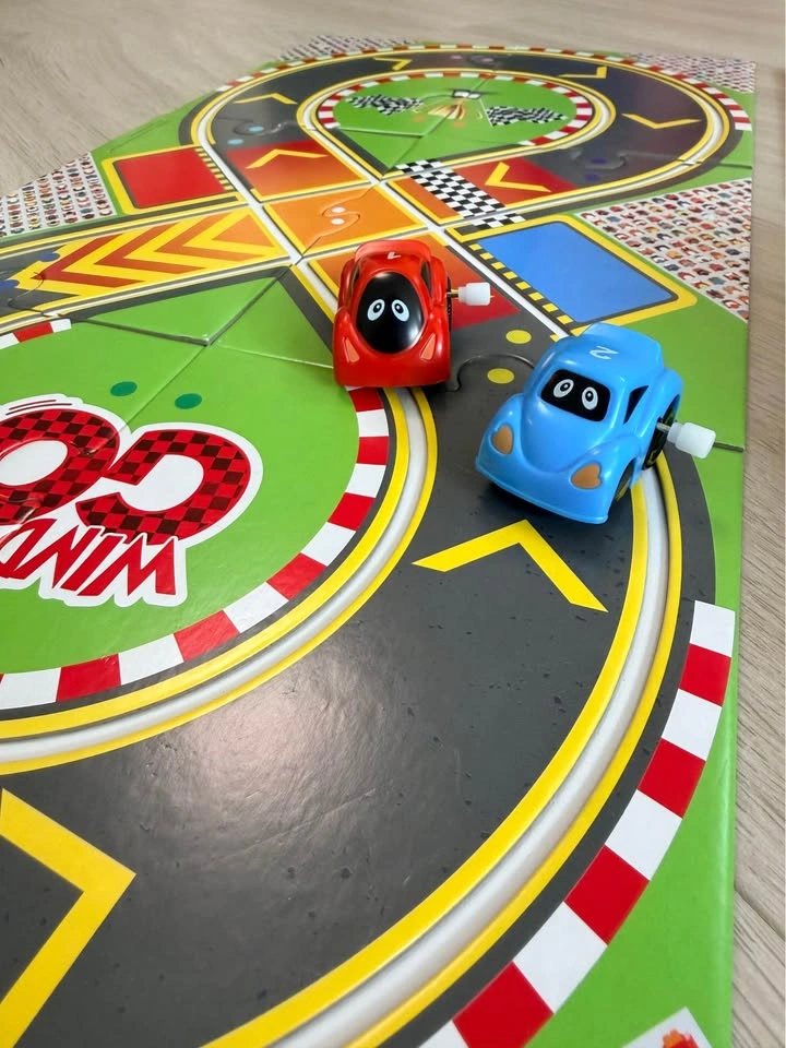 Wind and Go! Race Cars Track Set with Wind-Up Cars and Books - photo 2