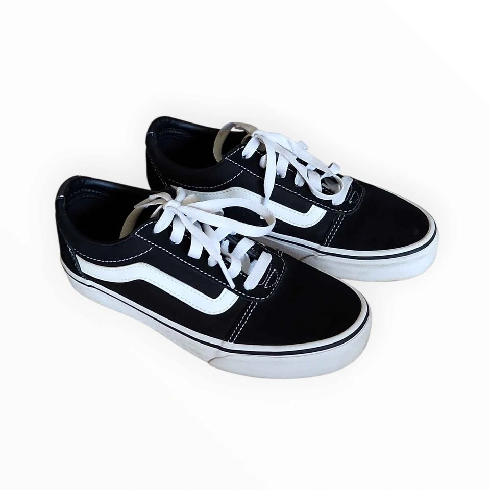Vans women's black and white ward sneakers size 5.5 - photo 2
