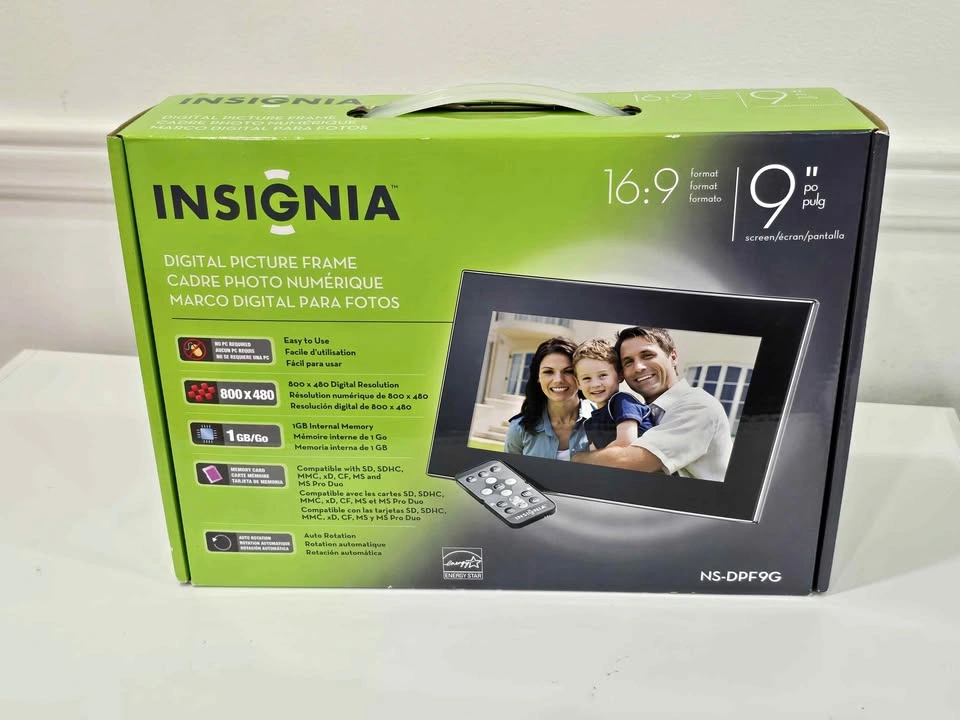 INSIGINIA DIGITAL PICTURE FRAME 9" NEW