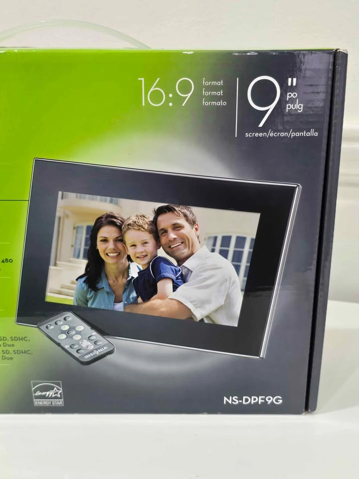 INSIGINIA DIGITAL PICTURE FRAME 9" NEW - photo 2