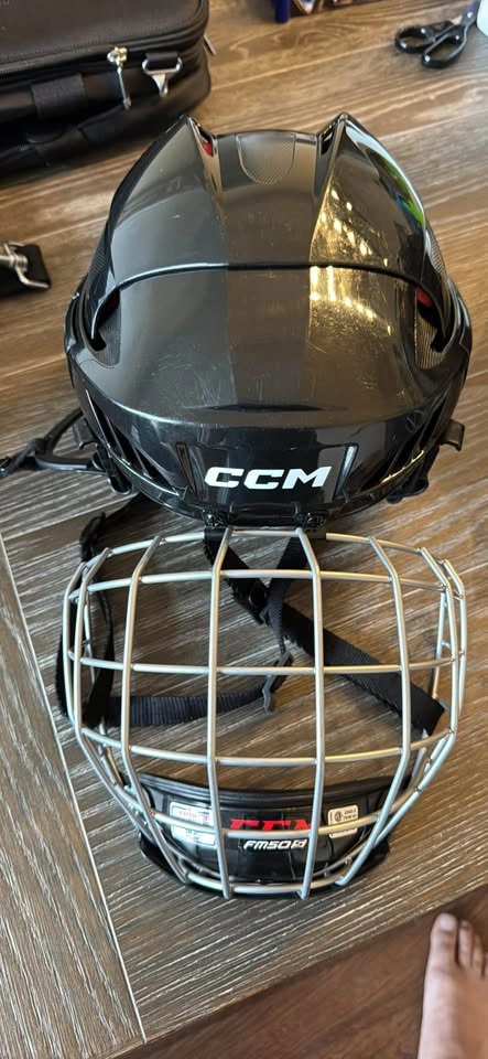 CCM XT20 Hockey Helmet with FM50S Cage - photo 2