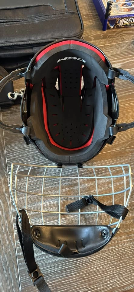 CCM XT20 Hockey Helmet with FM50S Cage - photo 3