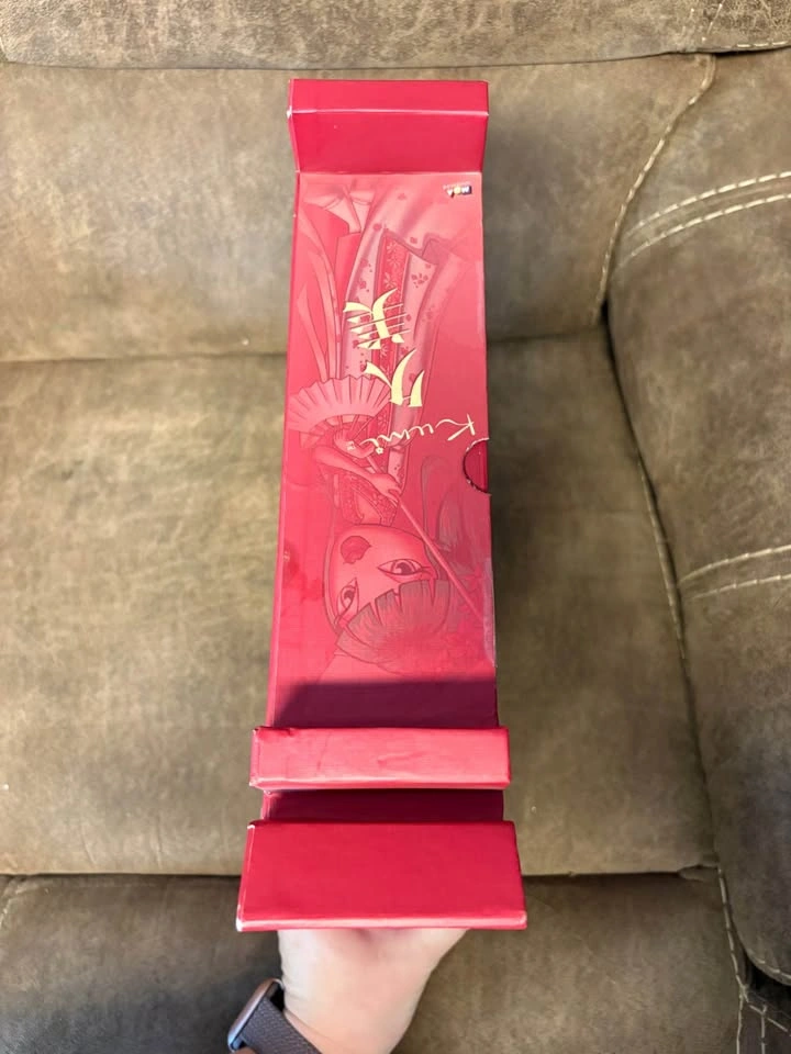 Bratz World! Collector's Edition Kumi Doll - photo 3
