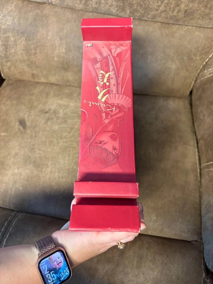Bratz World! Collector's Edition Kumi Doll - photo 5