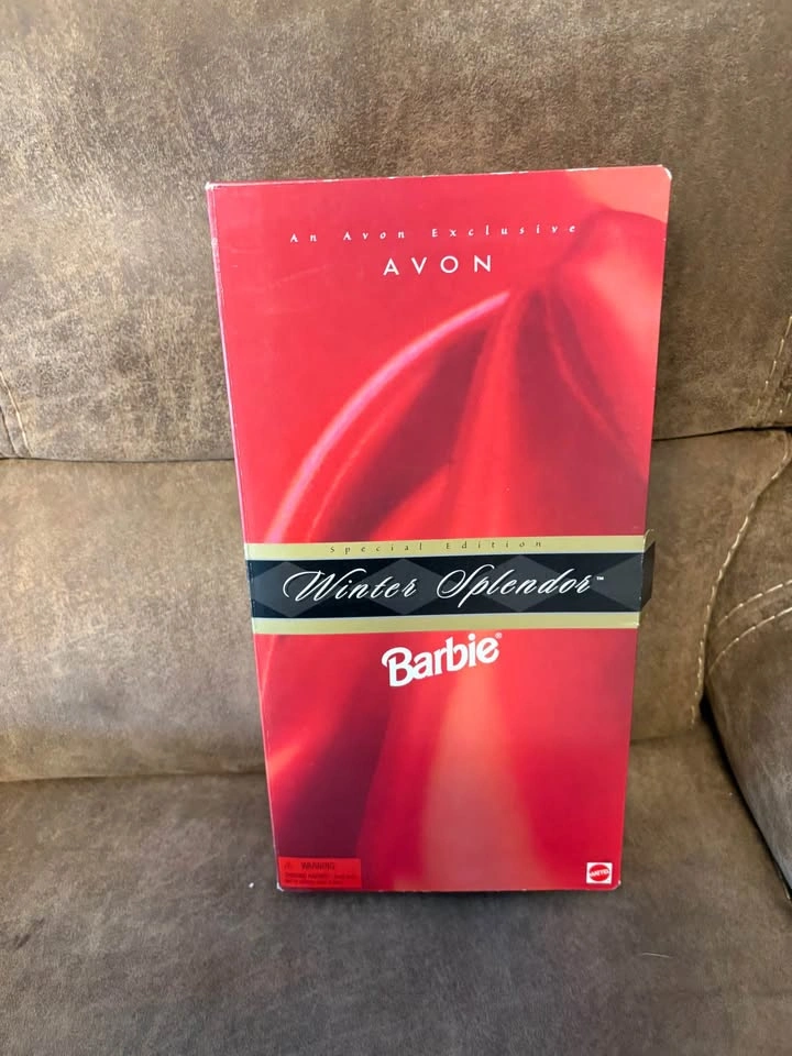 Avon Special Edition Winter Splendor Barbie - photo 2