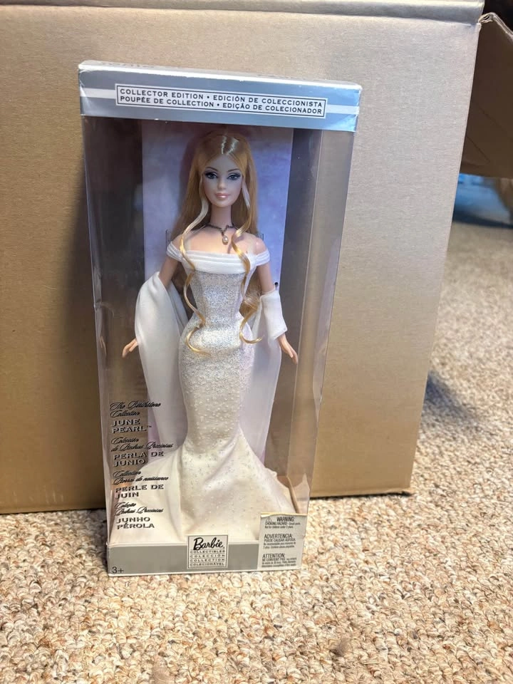 Barbie The Birthstone Collection June Pearl Collector Edition - photo 2