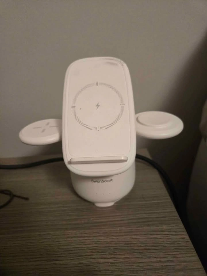 Samsung phone charging station - photo 3