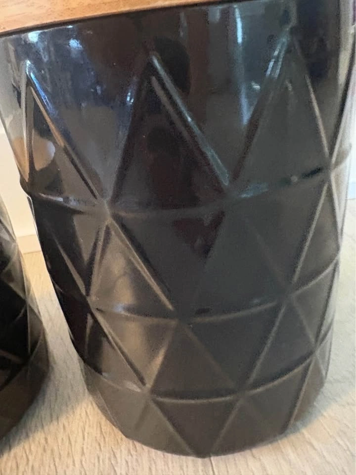 2 black containers - photo 2