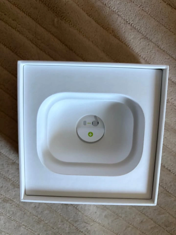 Genuine Apple AirPods Pro 2 USB-C - Excellent Condition - photo 4