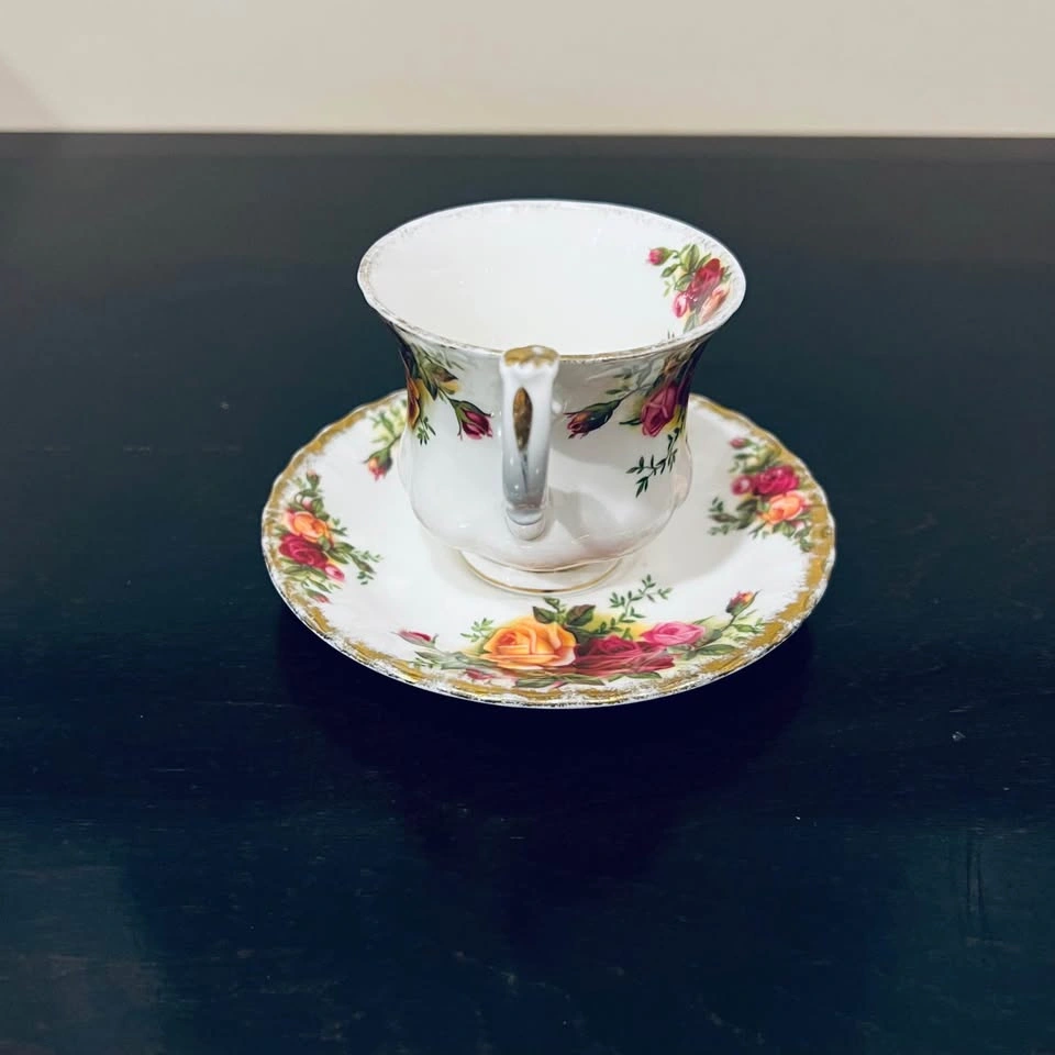 Royal Albert Old Country Roses Teacup and Saucer set - photo 2