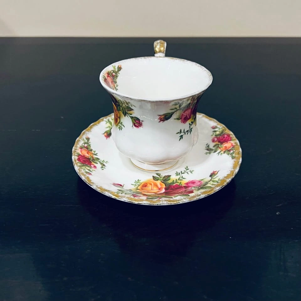 Royal Albert Old Country Roses Teacup and Saucer set - photo 4