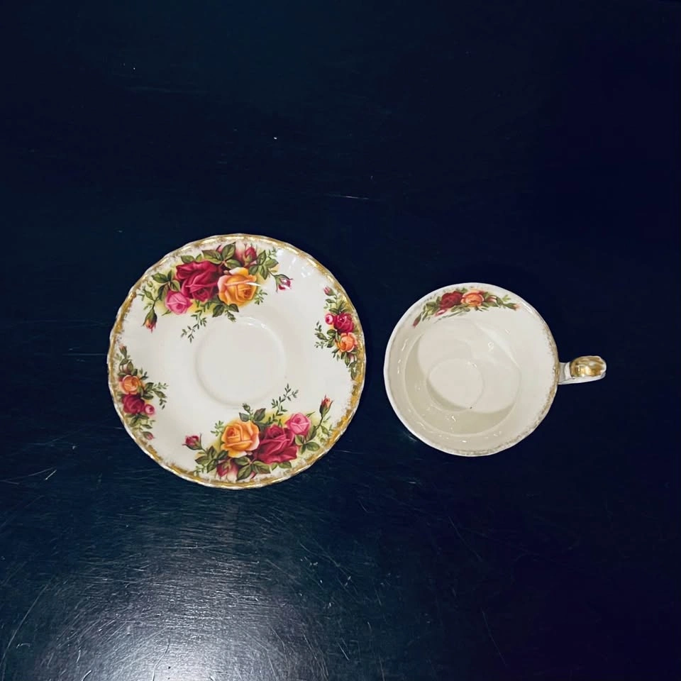 Royal Albert Old Country Roses Teacup and Saucer set - photo 5