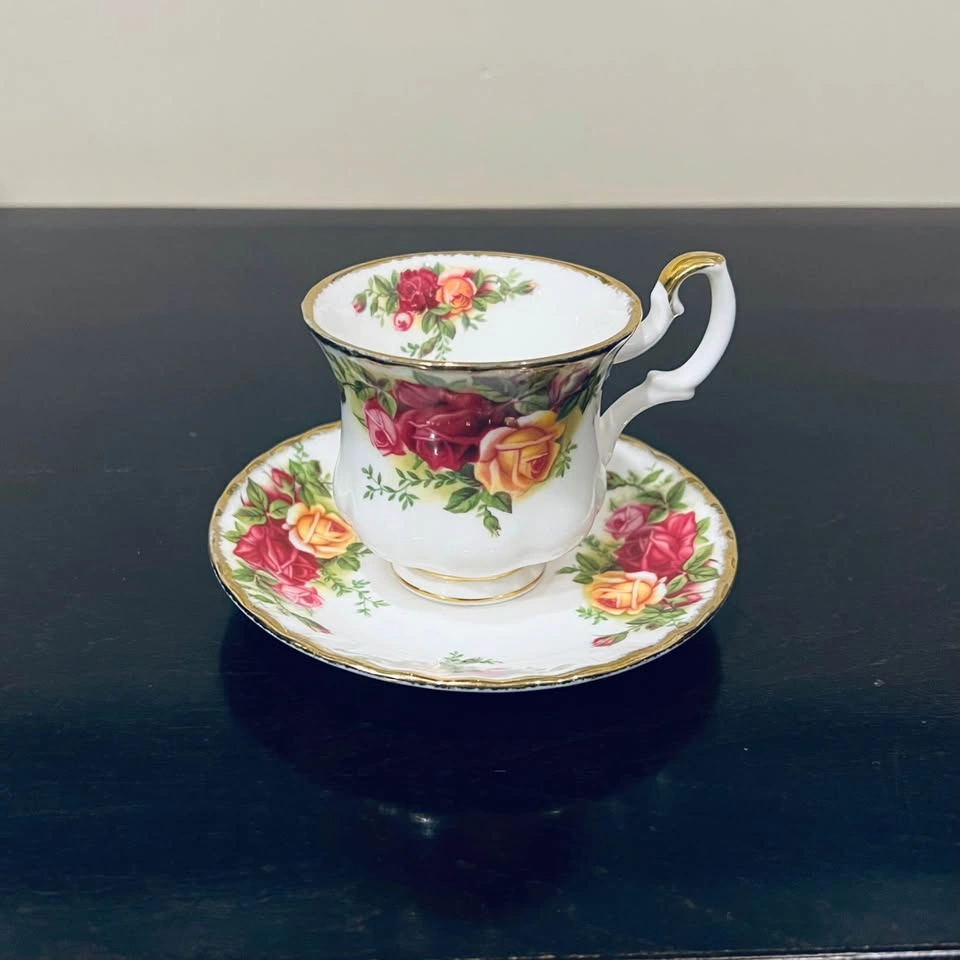 Royal Albert Old Country Roses Teacup and Saucer Set - photo 2