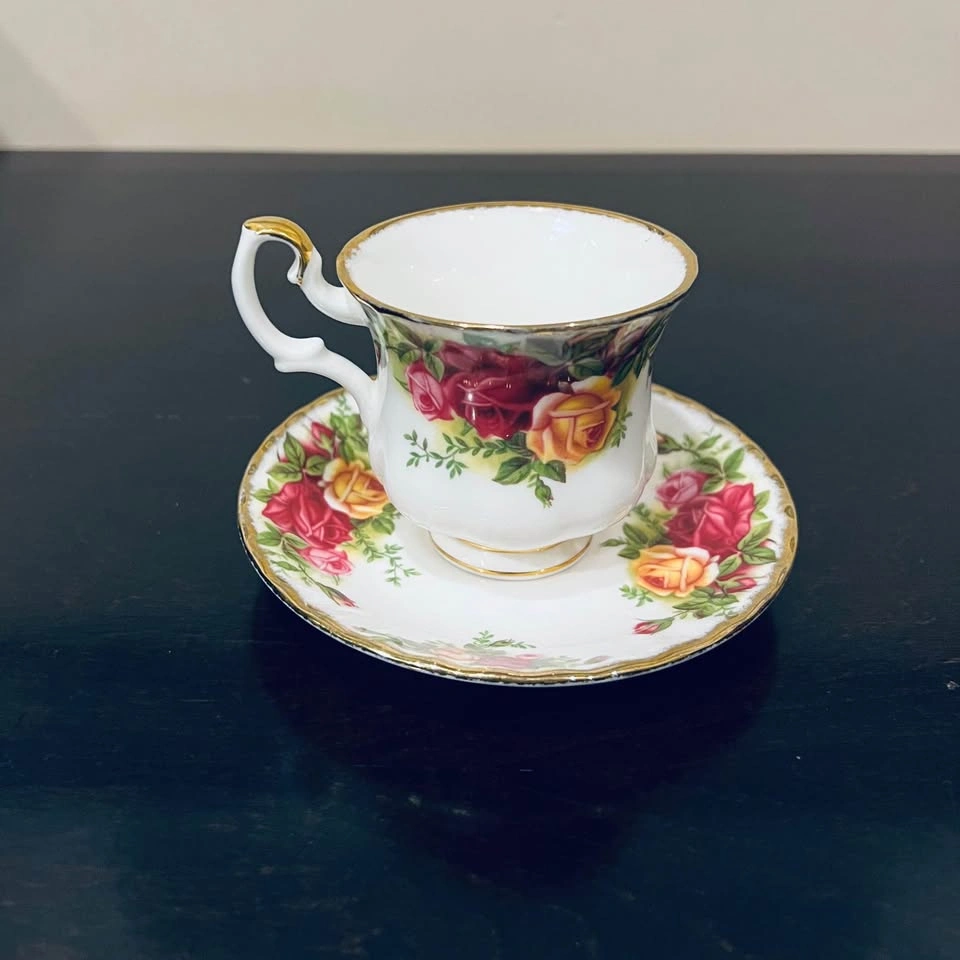 Royal Albert Old Country Roses Teacup and Saucer Set - photo 4
