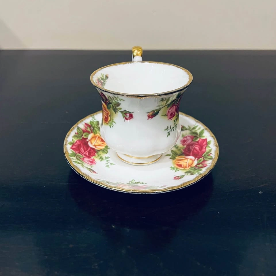 Royal Albert Old Country Roses Teacup and Saucer Set - photo 5
