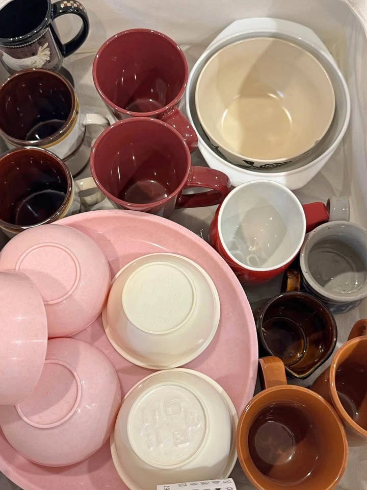 Crockery and cups- bundle