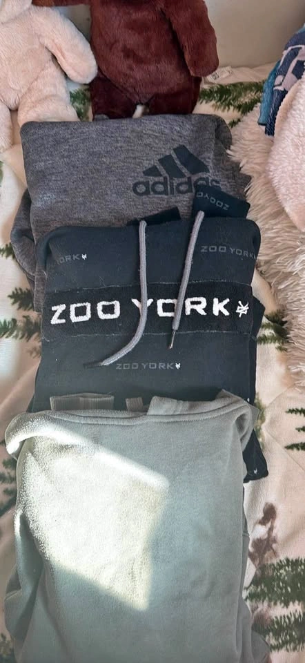 Teen sweaters small
