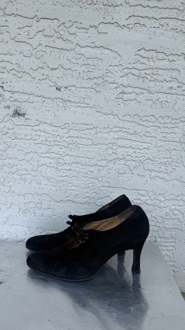 Vintage Charles Jourdan Black Leather Heels - photo 2