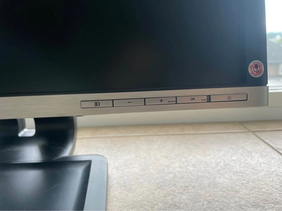 HP Compaq LA2205wg Monitor - photo 3