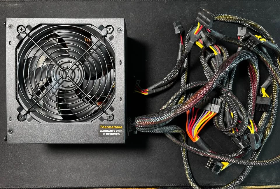 THERMALTAKE 600W PC POWERSUPPLY - photo 3