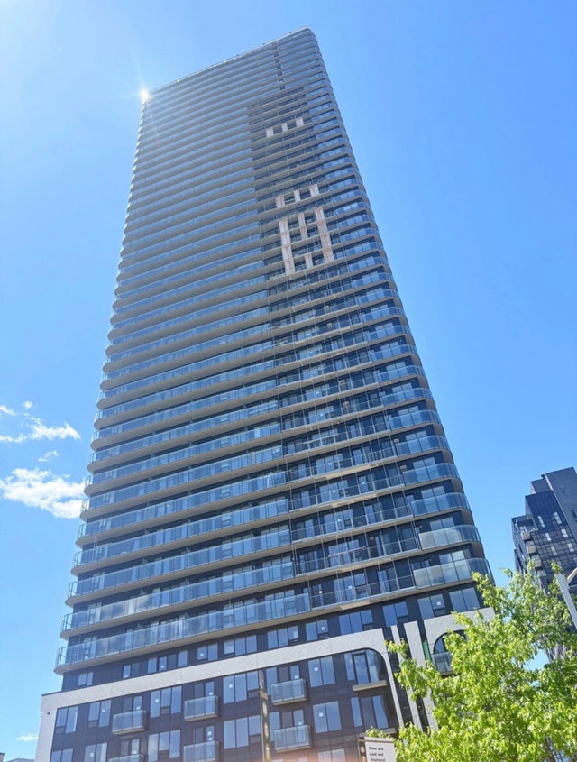 15th Floor 1-BR Condo | Parking, Locker & Internet Included - photo 2