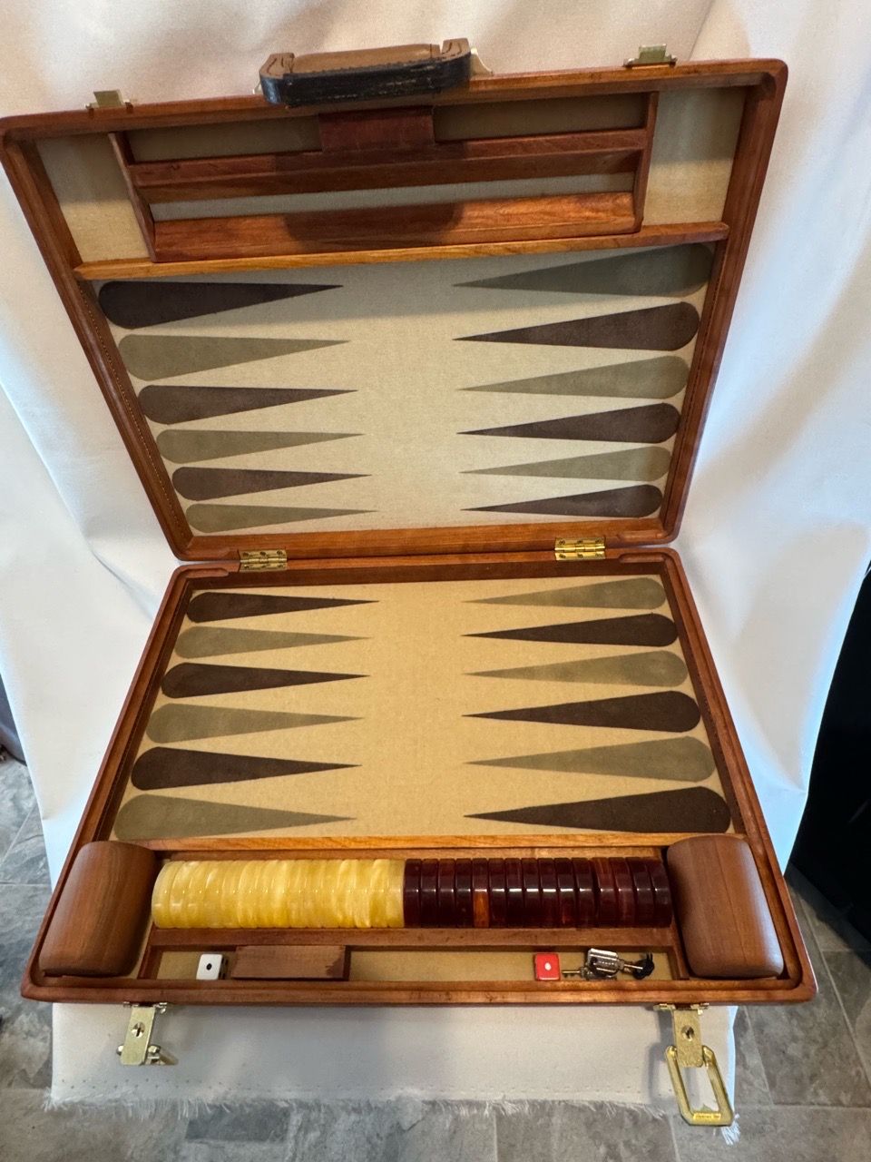 Vintage Briefcase-Style Wooden Backgammon Set - photo 5