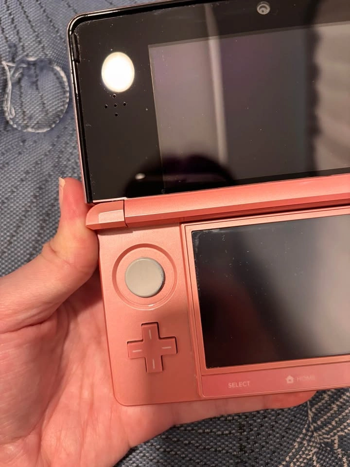 Nintendo 3DS Pink Console - photo 3