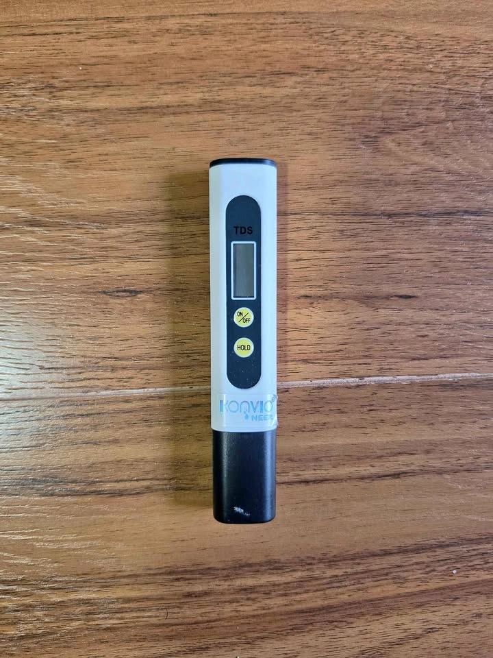 Konvio TDS Meter / Total Dissolved Salts measuring device