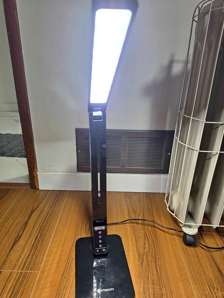 Etekcity LED Desk Lamp / Study table lamp