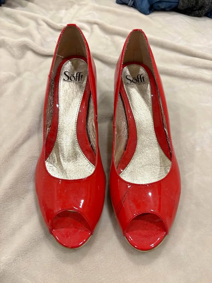 GUC Söfft Red Patent Leather Peep-Toe in size 12